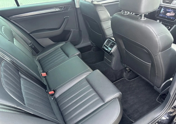Skoda Superb cena 105900 przebieg: 123460, rok produkcji 2019 z Krzywiń małe 106